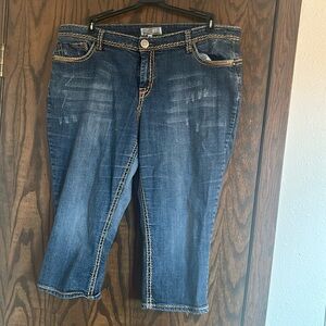 Zana Di Distressed Jeans Capris size 20